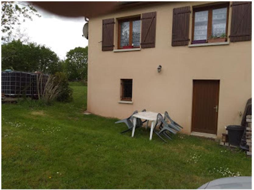 Chez Yannick Apartment Oradour-sur-Glane Exterior photo